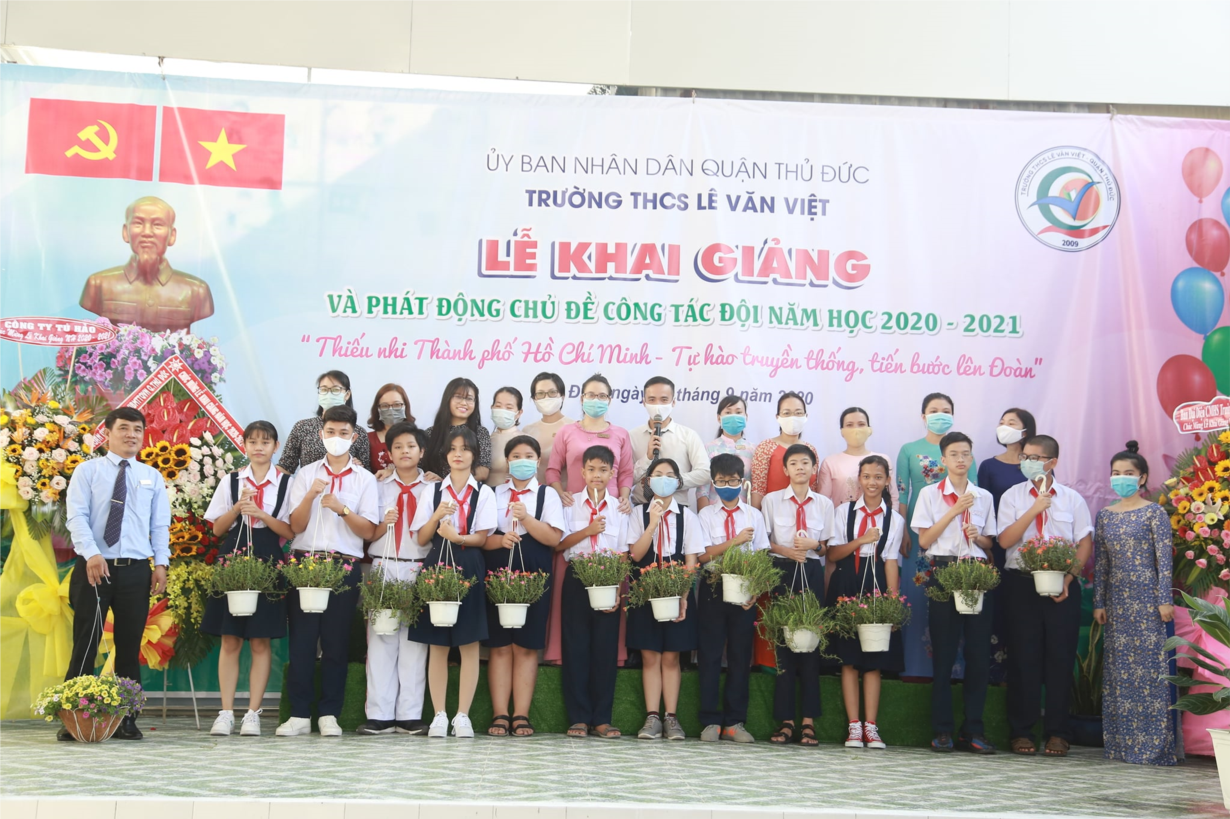 KHAI GIẢNG 10.jpg